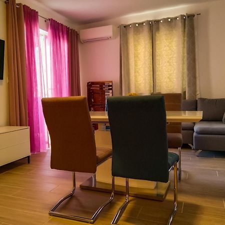 Appartement Strawberry à Bol Extérieur photo